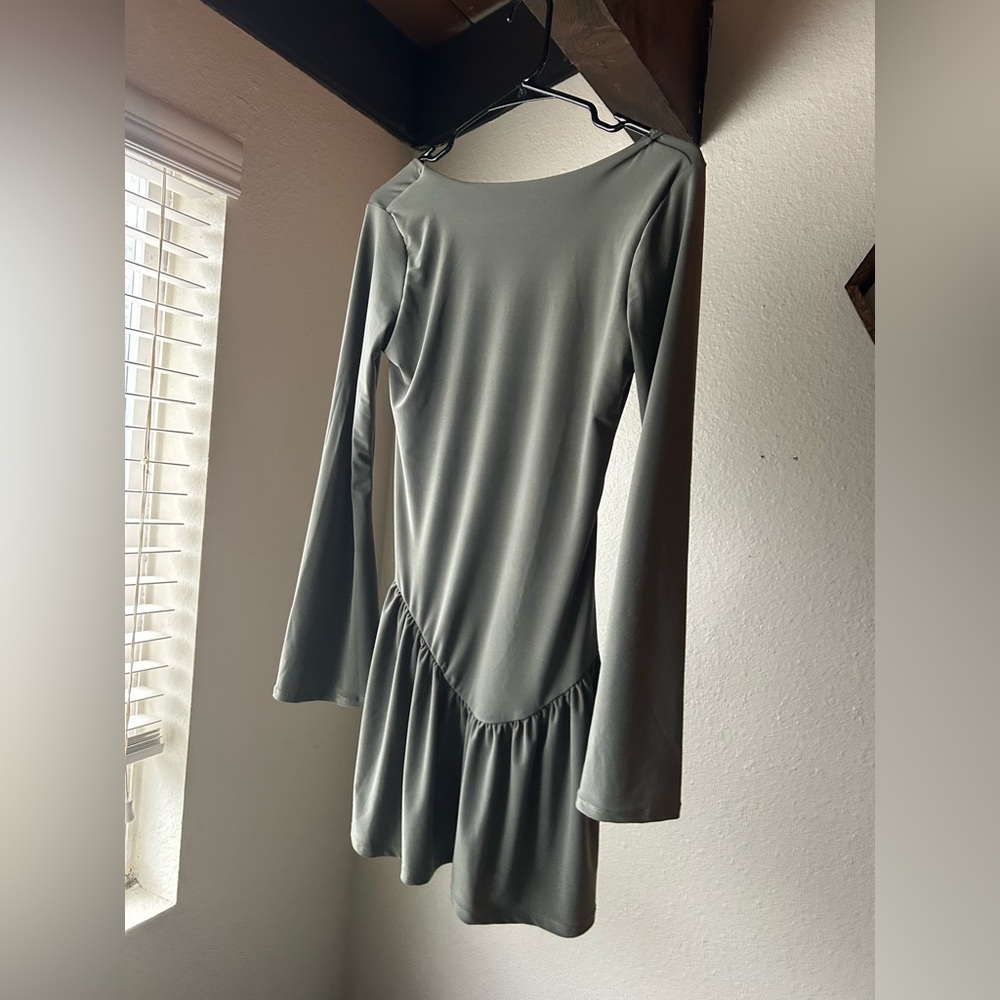 Elegant Long Sleeve Green Dress